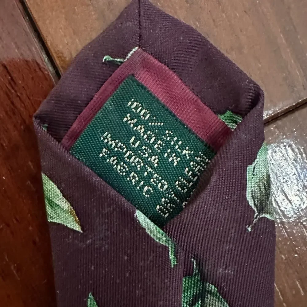 Vintage J. Crew 100% Silk Maroon Leaves Leaf Tie Dark 57” Long Preppy 3.625
